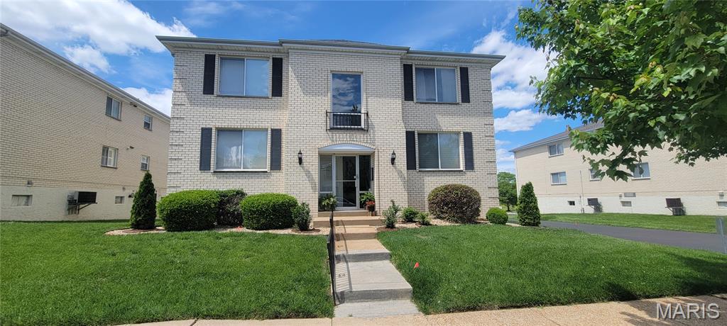 Photo of 12587 Chardin Place #4 St Louis MO 63128