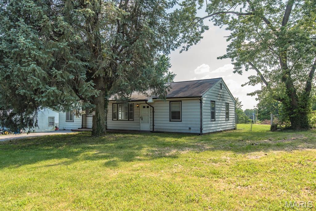 Photo of 10253 Imperial Drive St Louis MO 63136