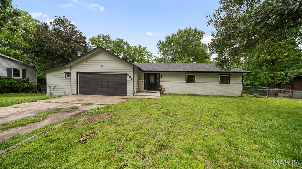 Photo of 606 Sunset Drive Waynesville MO 65583