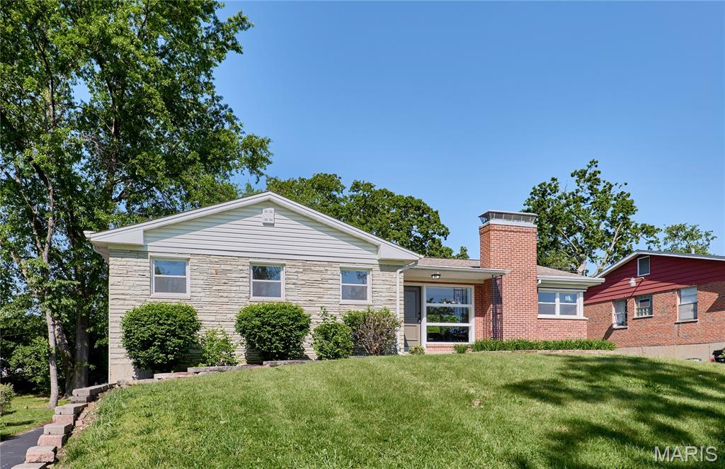 Photo of 923 Swarthmore Lane St Louis MO 63130