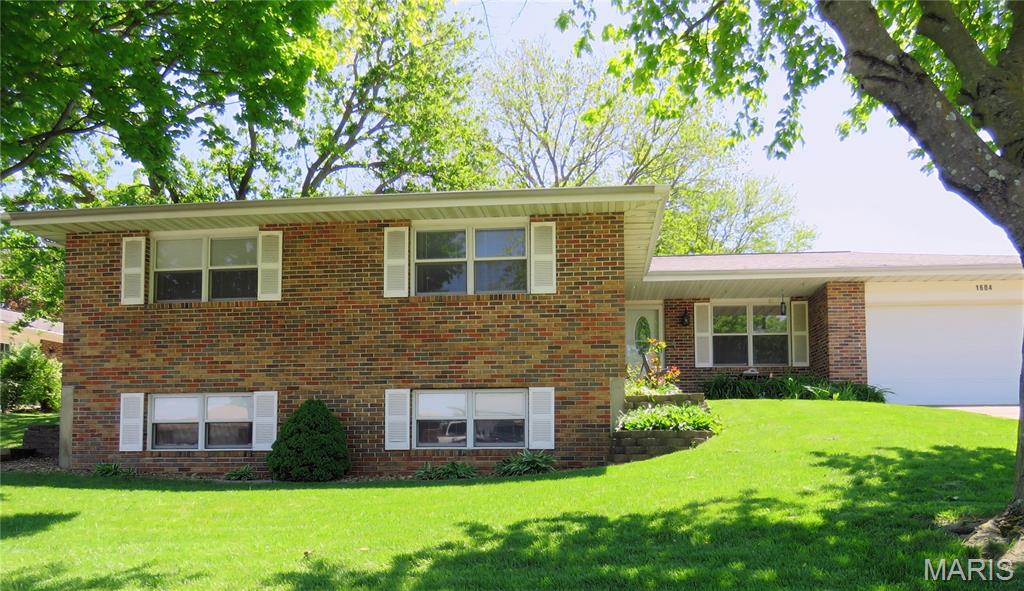Photo of 1604 Tamarack Drive St Charles MO 63301