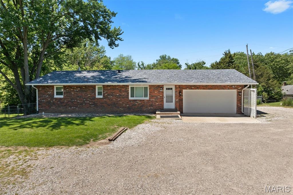 Photo of 2018 Broadway Highland IL 62249