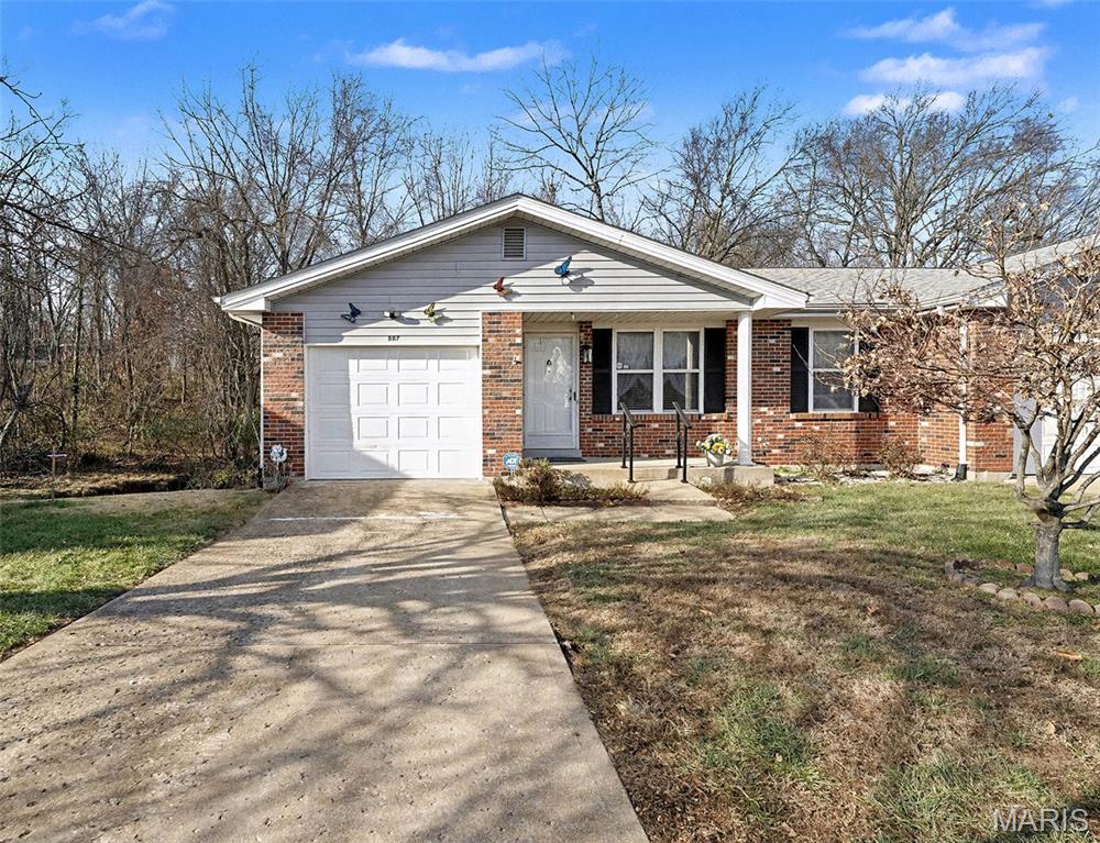 Photo of 887 Woodridge Drive Arnold MO 63010