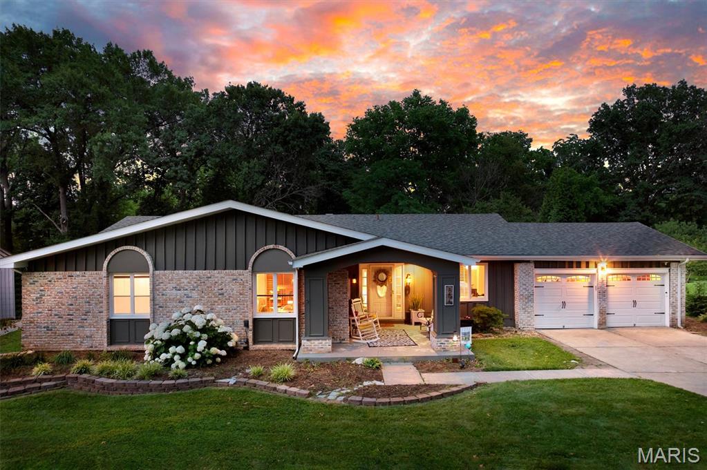 Photo of 806 Hollyridge Drive Ballwin MO 63011