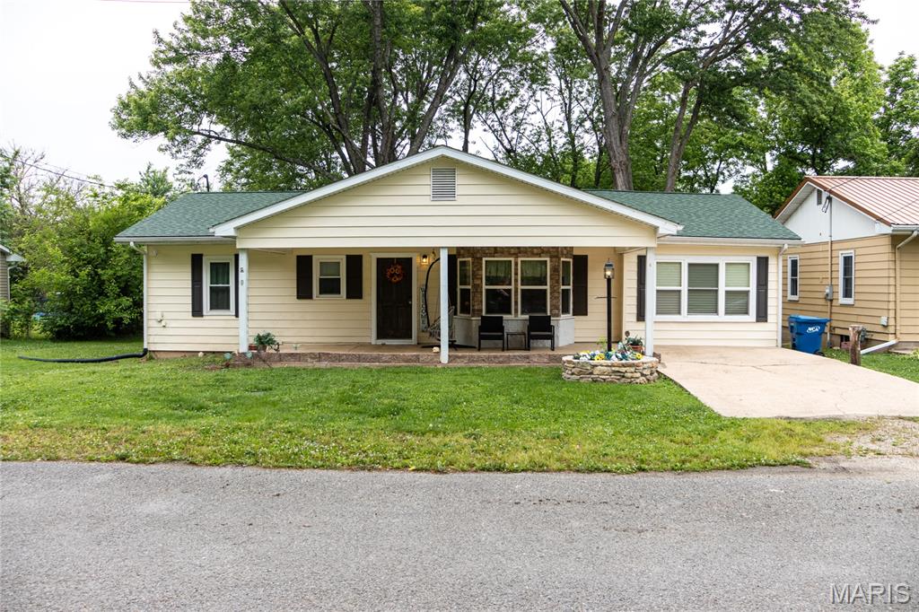 Photo of 901 S Oak Street Salem MO 65560