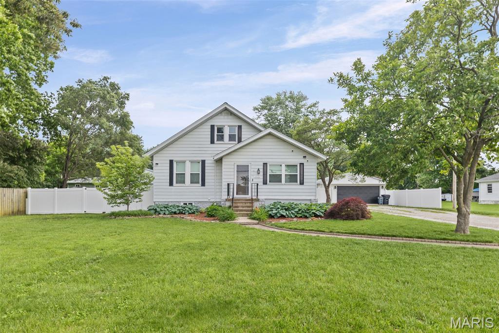 Photo of 1305 West Boulevard Belleville IL 62221