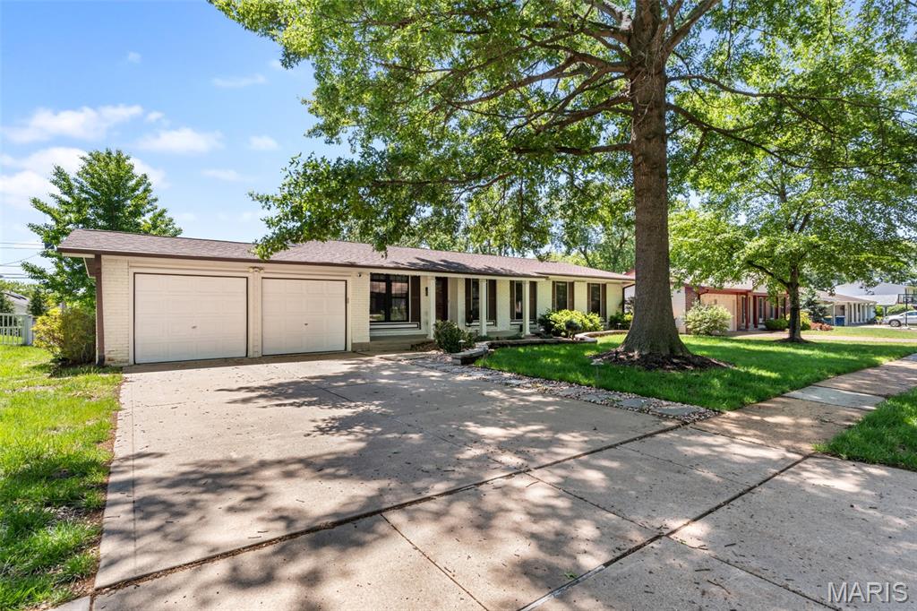 Photo of 13034 Musket Court Creve Coeur MO 63146