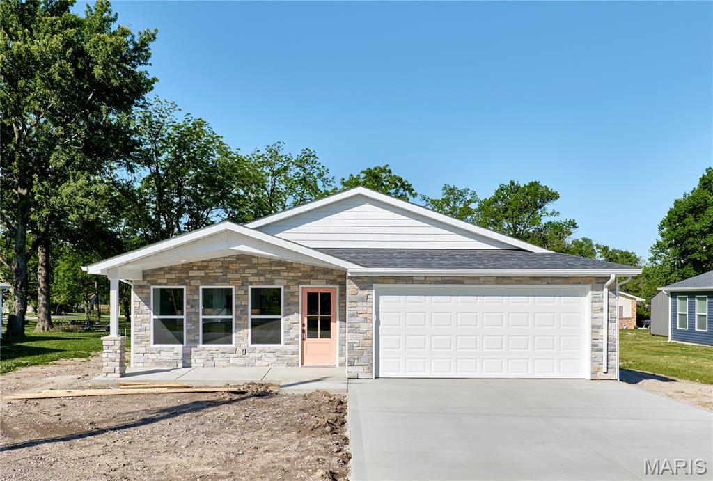 Photo of 113 N Illinois Street New Florence MO 63363