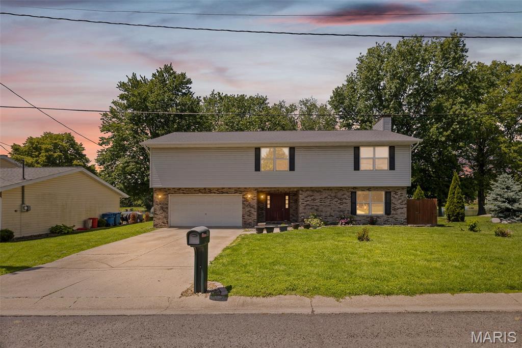 Photo of 85 Sunray Drive Highland IL 62249