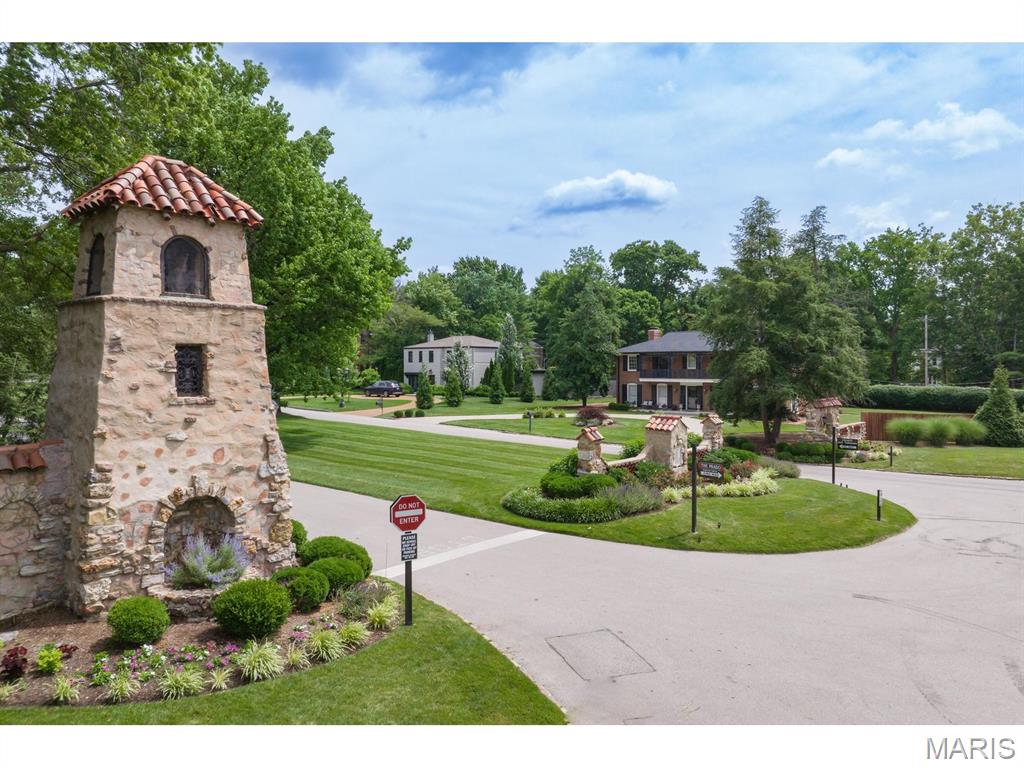 Photo of 1 The Prado Ladue MO 63124