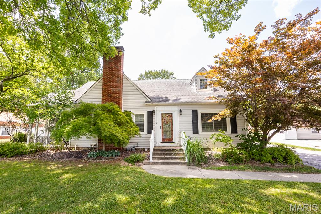 Photo of 239 S 9th Street East Alton IL 62024