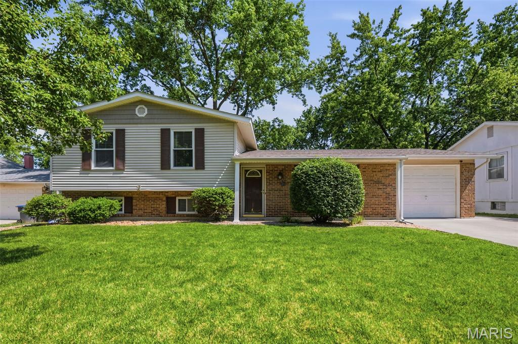 Photo of 15 Creekside Drive St Peters MO 63376