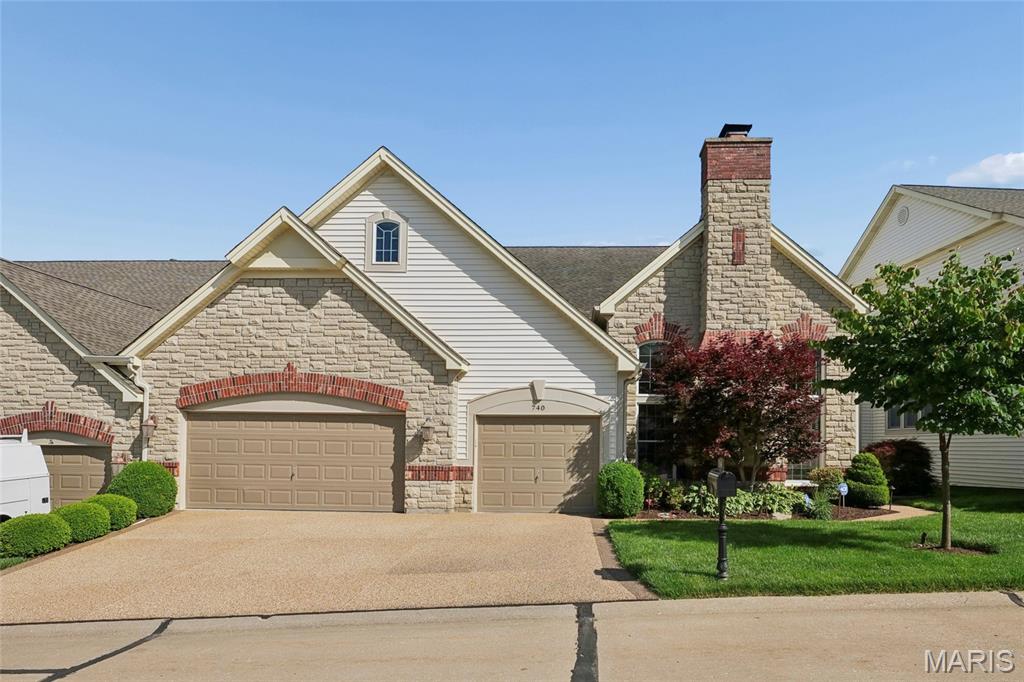 Photo of 740 Stonebluff Court Chesterfield MO 63005