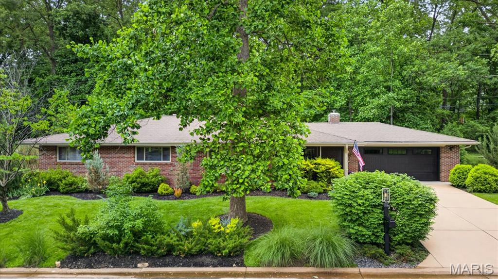 Photo of 2316 Divot Drive Crystal Lake Park MO 63131
