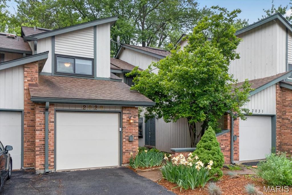 Photo of 2029 Painted Leaf Drive St Louis MO 63043