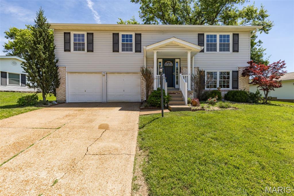 Photo of 5572 Brookton Way St Louis MO 63128