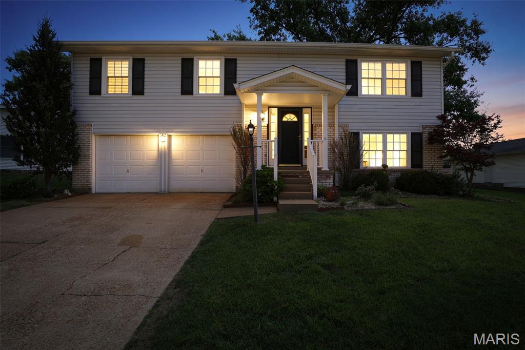 Photo of 5572 Brookton Way St Louis MO 63128