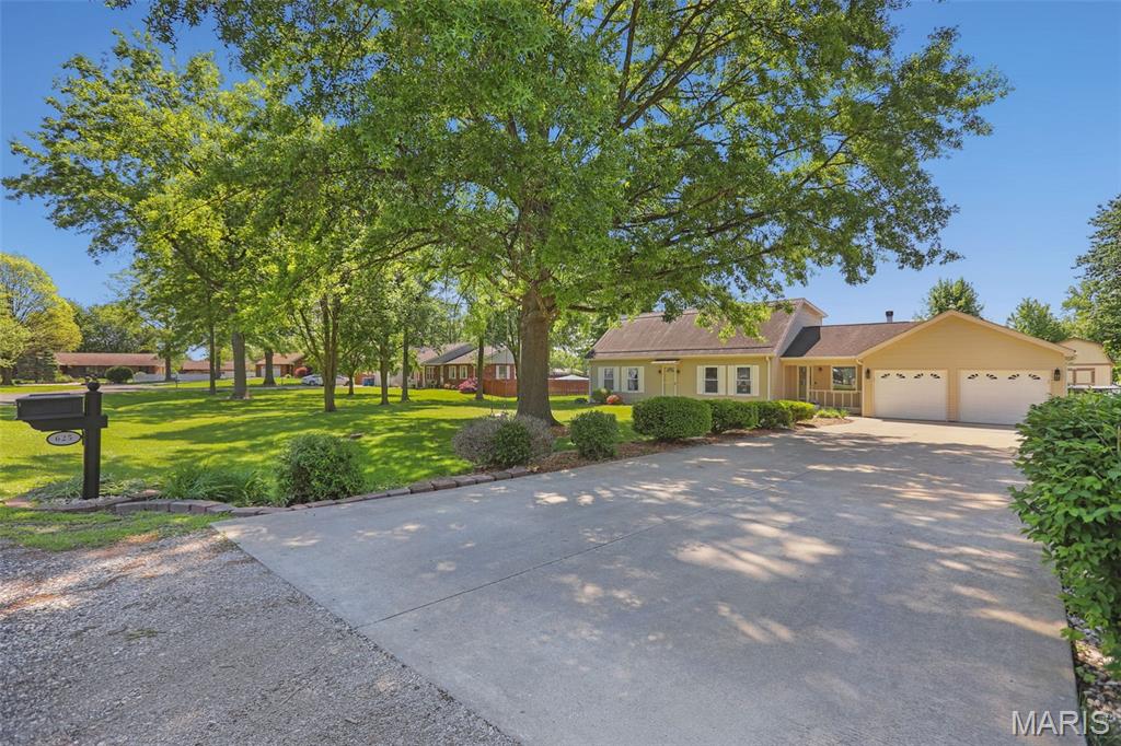 Photo of 625 Buckingham Drive Troy IL 62294