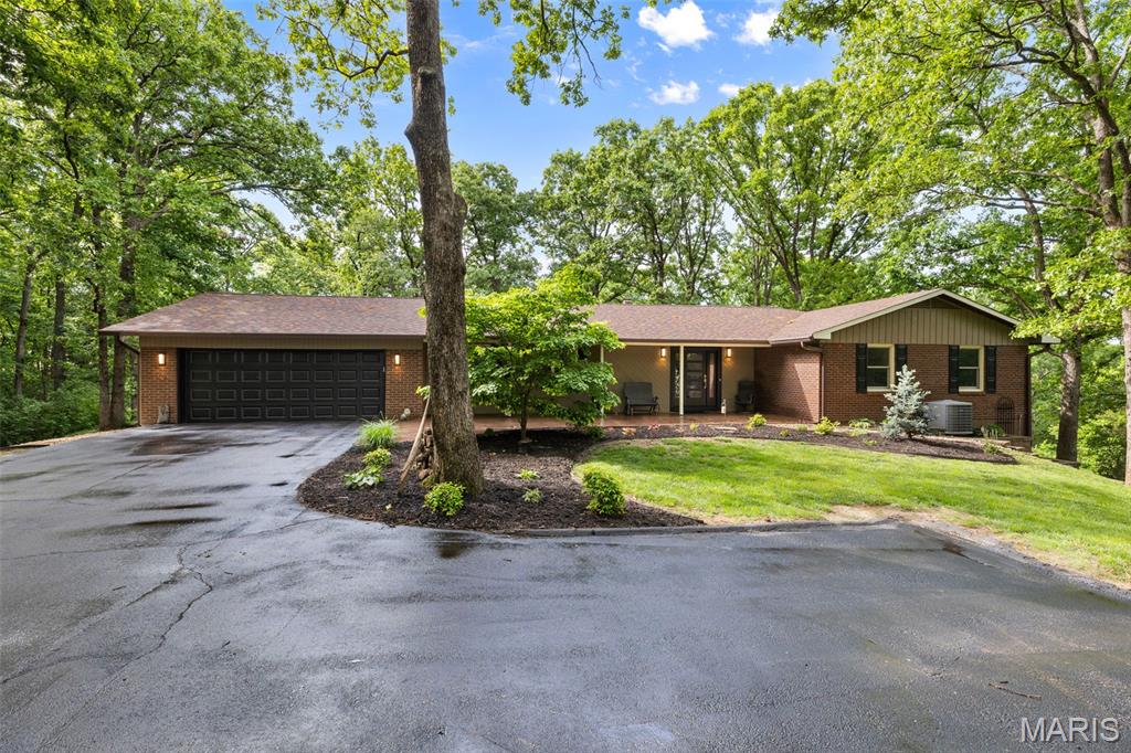 Photo of 11427 Westhill Drive Festus MO 63028