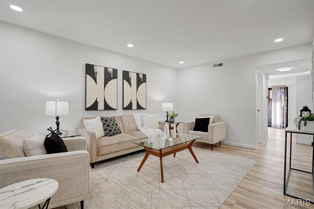 Photo of 4234 Burnett Walk Mehlville MO 63125