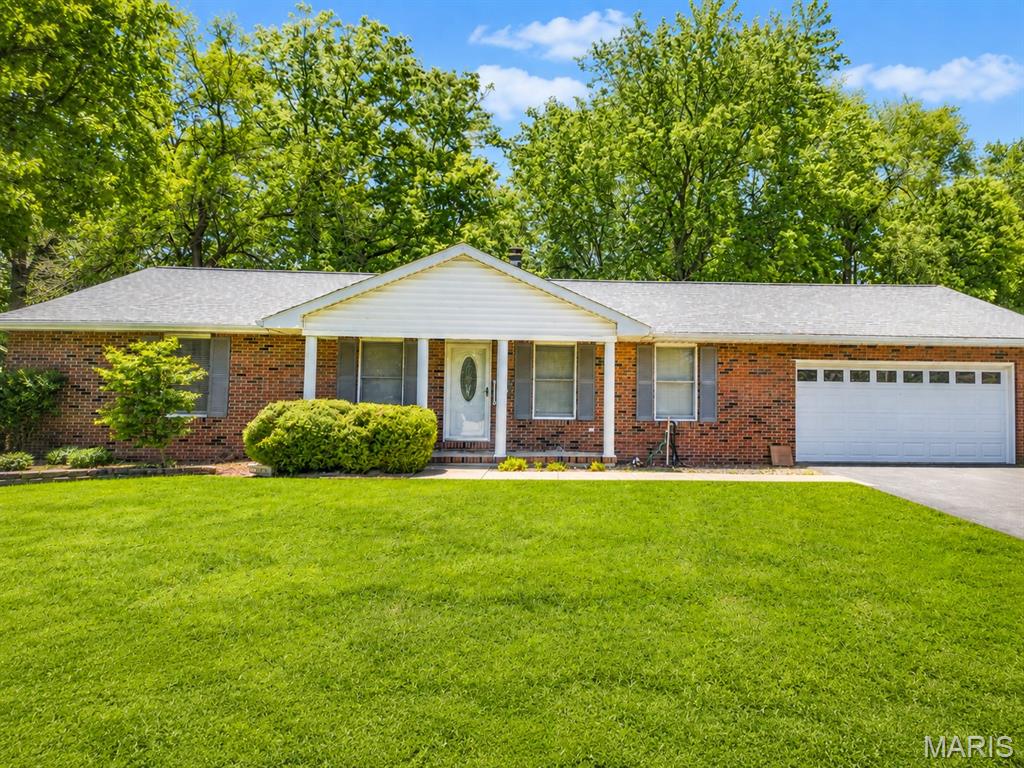 Photo of 12 Michael Court Bethalto IL 62010