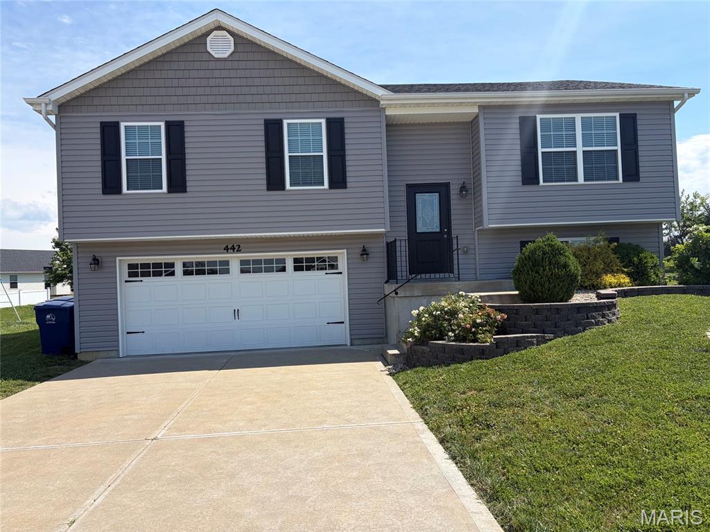 Photo of 442 Honeysuckle Creek Dr. Drive Wentzville MO 63385
