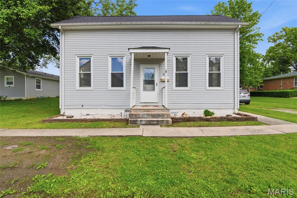 Photo of 403 S Johnson Street New Athens IL 62264