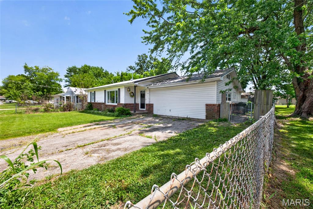 Photo of 707 McClain Street Richland MO 65556