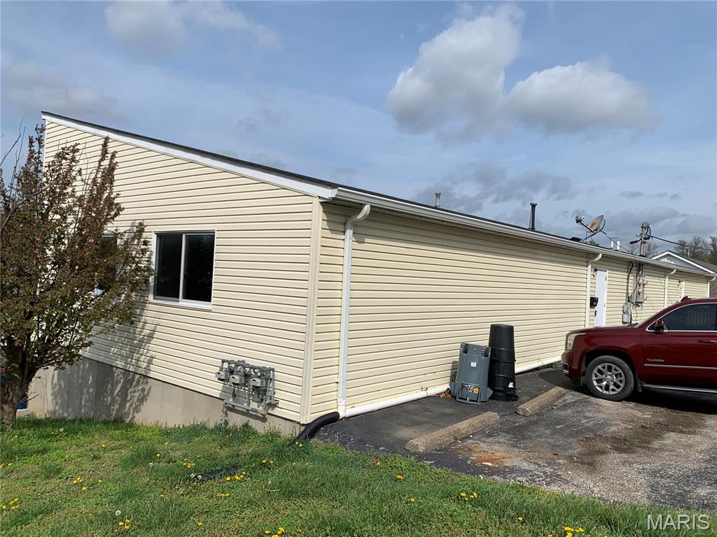 Photo of 1000 N Truman Boulevard #C Crystal City MO 63019