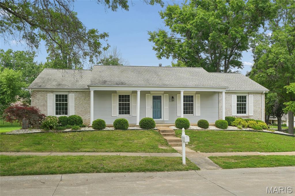 Photo of 15645 Dresden Lake Court Chesterfield MO 63017