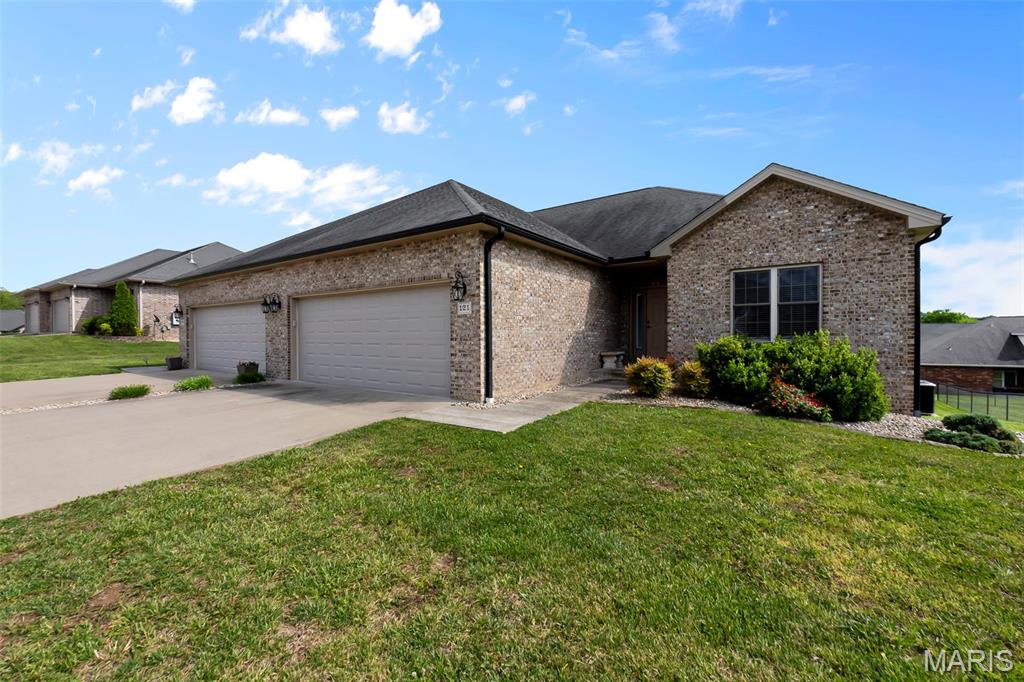 Photo of 119/121 Summerfield Way Cape Girardeau MO 63701