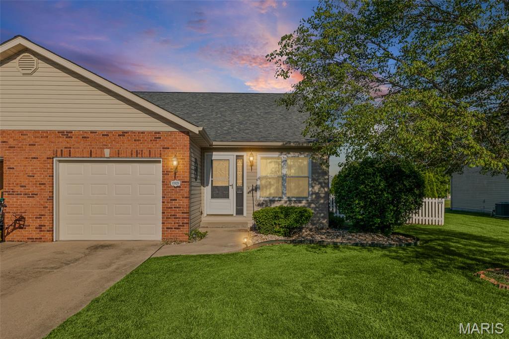 Photo of 10929 Kentfield Drive Lebanon IL 62254