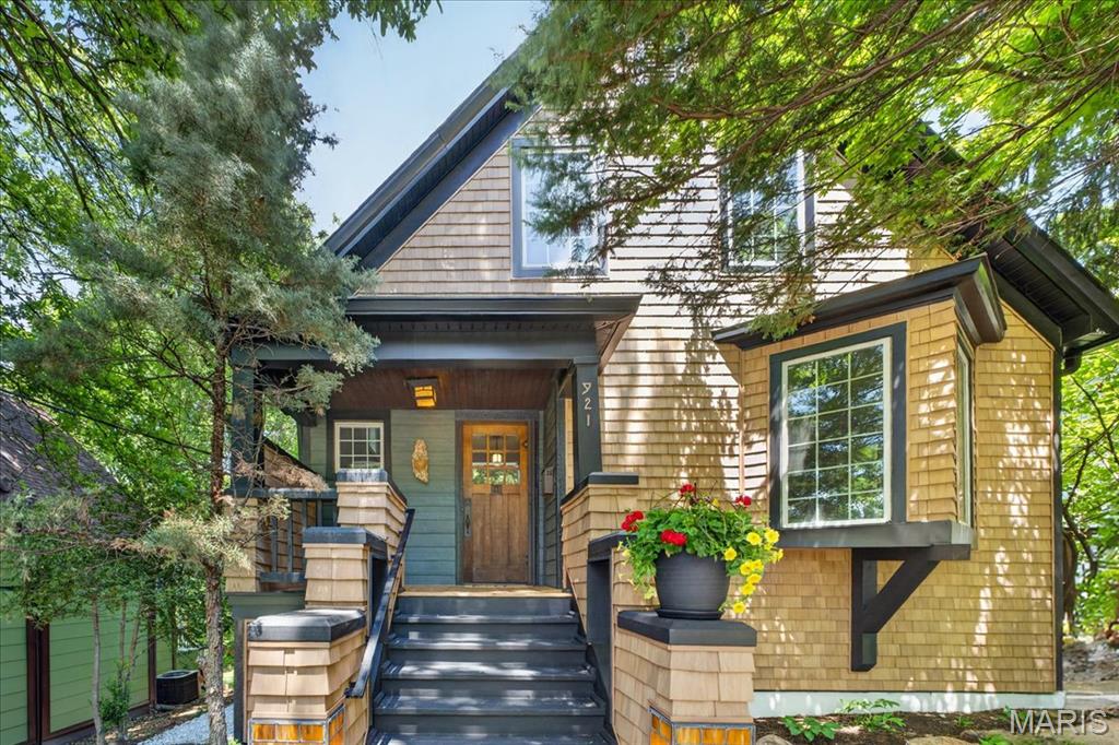 Photo of 921 Newport Avenue St Louis MO 63119