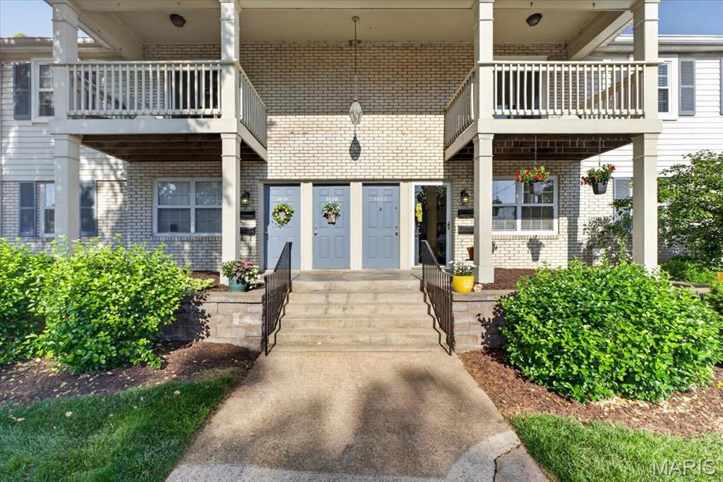 Photo of 1527 Swallow Drive Brentwood MO 63144