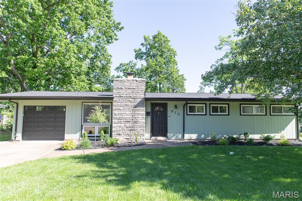 Photo of 910 Coffey Drive Crestwood MO 63126