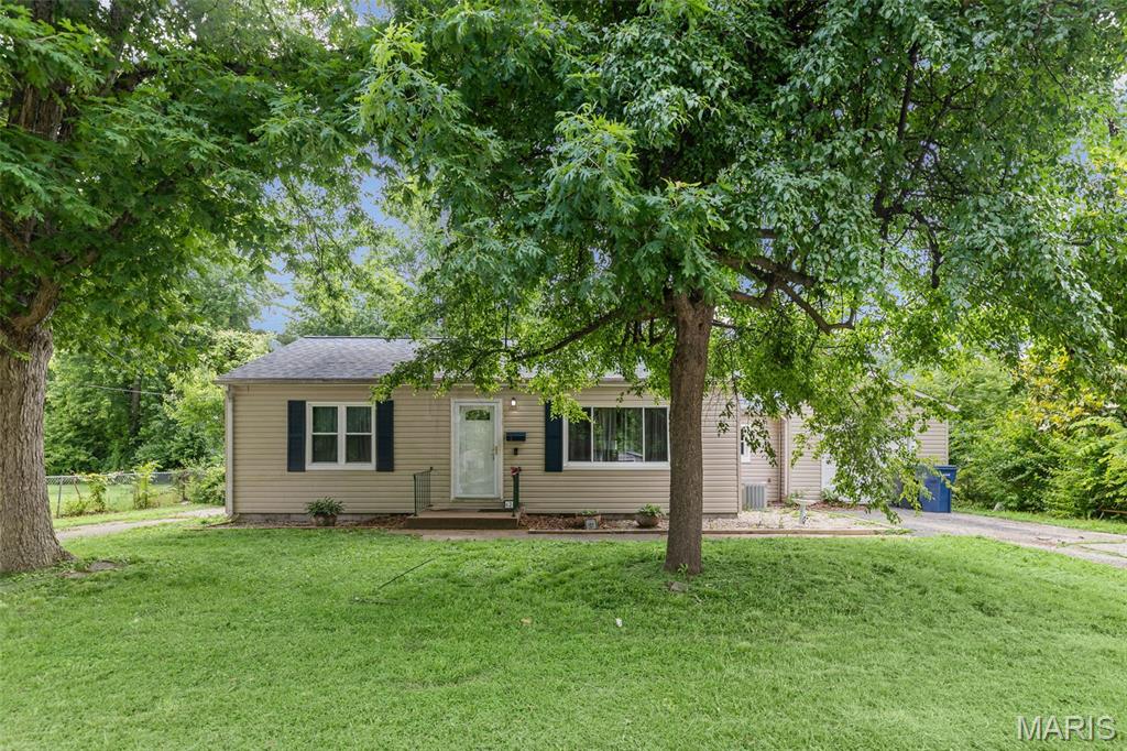 Photo of 625 Royal Heights Road Belleville IL 62226
