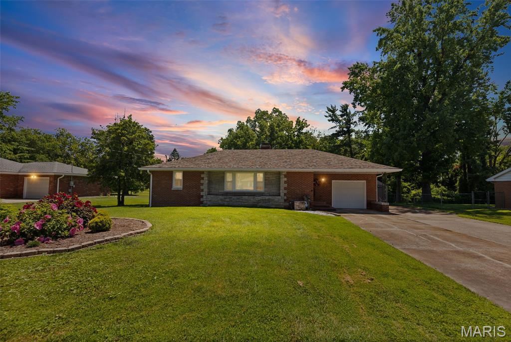 Photo of 907 Taylor Avenue Godfrey IL 62035