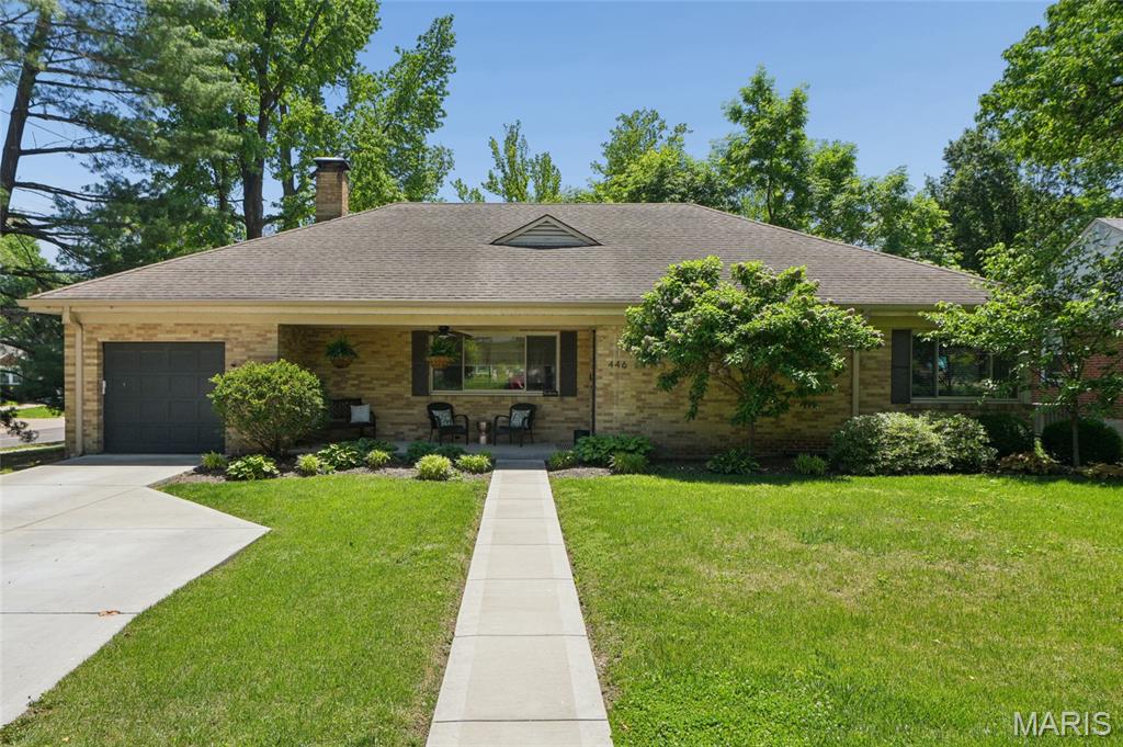 Photo of 446 Hampshire Court Webster Groves MO 63119