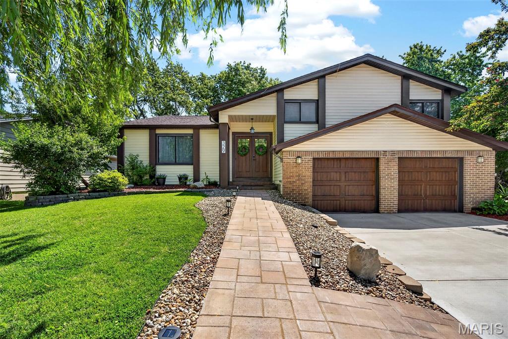 Photo of 329 Kimberly Lane St Peters MO 63376