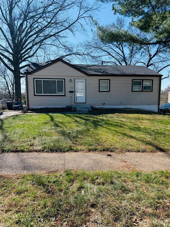 Photo of 936 Highmont St Louis MO 63135