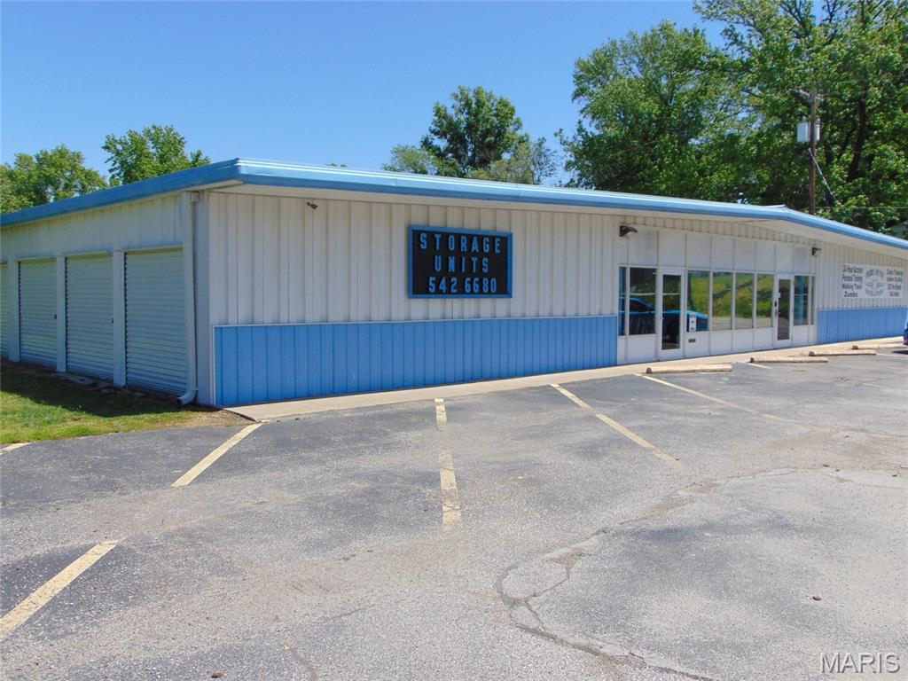 Photo of 205 E Randolph Street Pinckneyville IL 62274