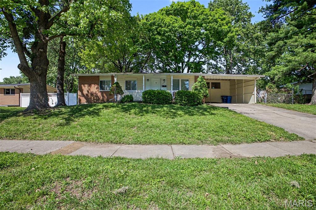Photo of 1145 Cheyenne Drive Florissant MO 63033