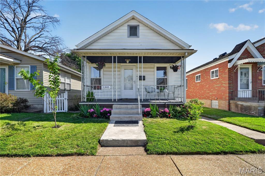 Photo of 5305 Blow Street St Louis MO 63109