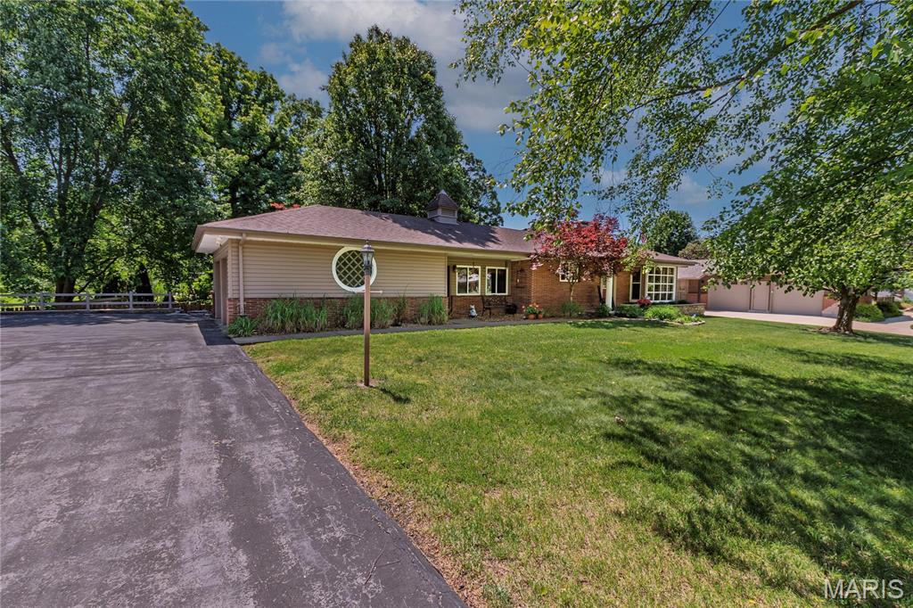 Photo of 11834 Tescord Drive St Louis MO 63128