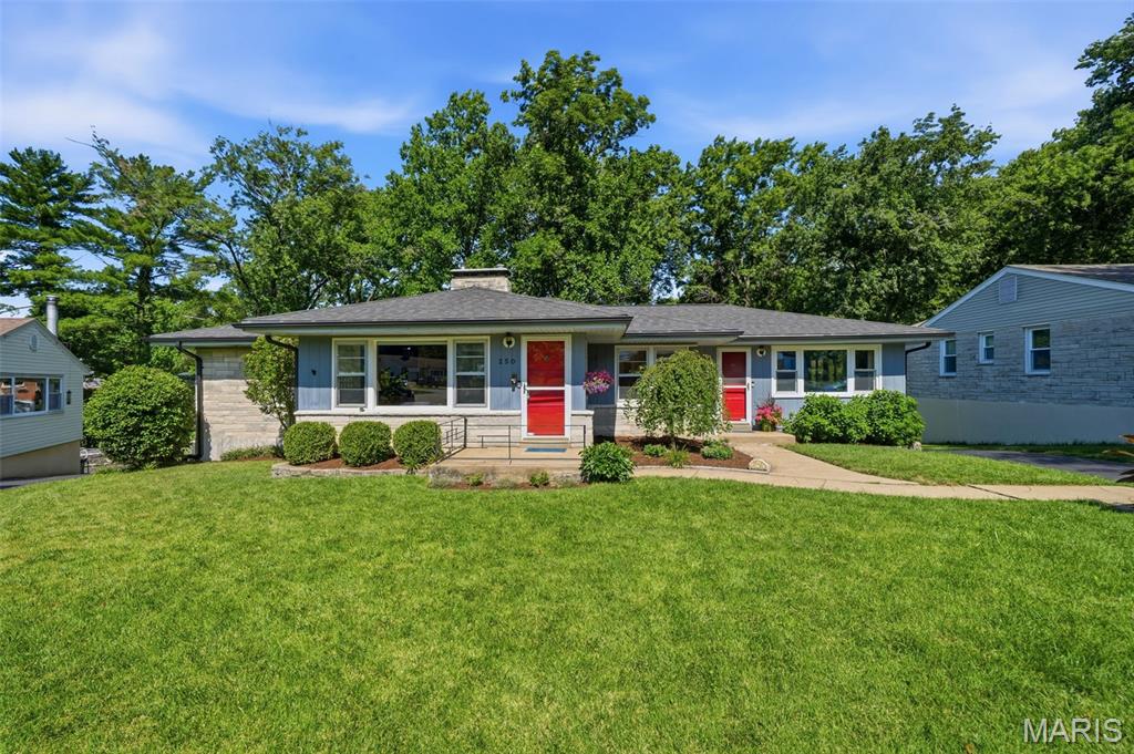 Photo of 250 Turf Court Webster Groves MO 63119