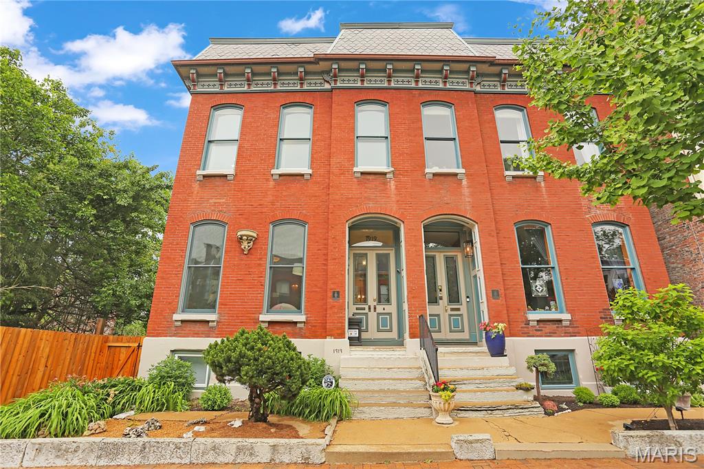 Photo of 1919 Hickory Street St Louis MO 63104