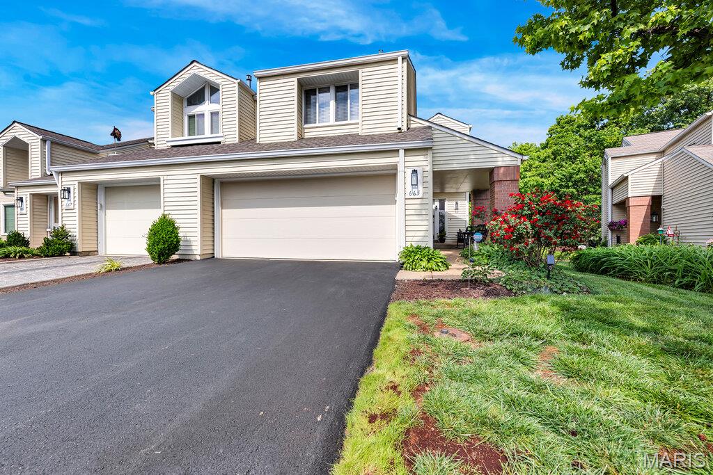 Photo of 665 Highview Circle Drive Ballwin MO 63021