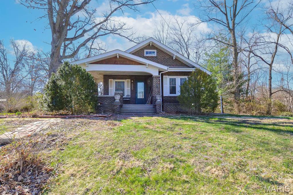 Photo of 717 Crestwood Drive Godfrey IL 62035