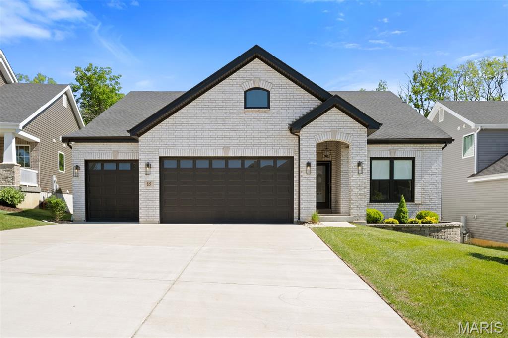 Photo of 827 Summit Bluff Court St Louis MO 63026