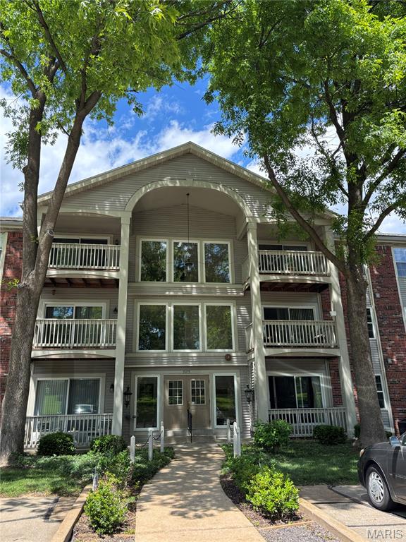 Photo of 5375 N Kenrick Parke Drive #107 St Louis MO 63119